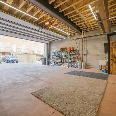 Villa Chicago Mid-Century Gem Steps From United Center Extérieur photo