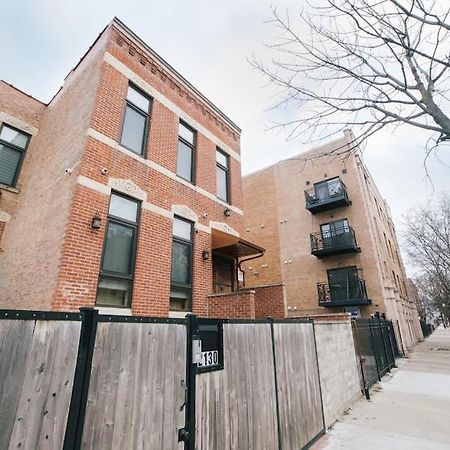 Villa Chicago Mid-Century Gem Steps From United Center Extérieur photo