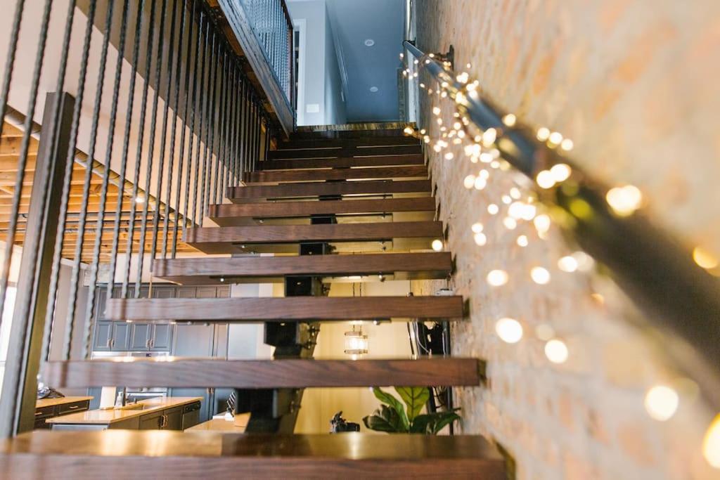 Villa Chicago Mid-Century Gem Steps From United Center Extérieur photo