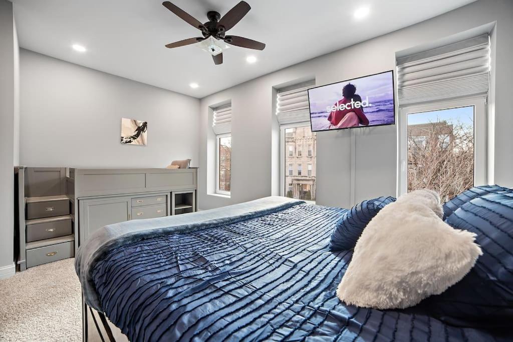 Villa Chicago Mid-Century Gem Steps From United Center Extérieur photo