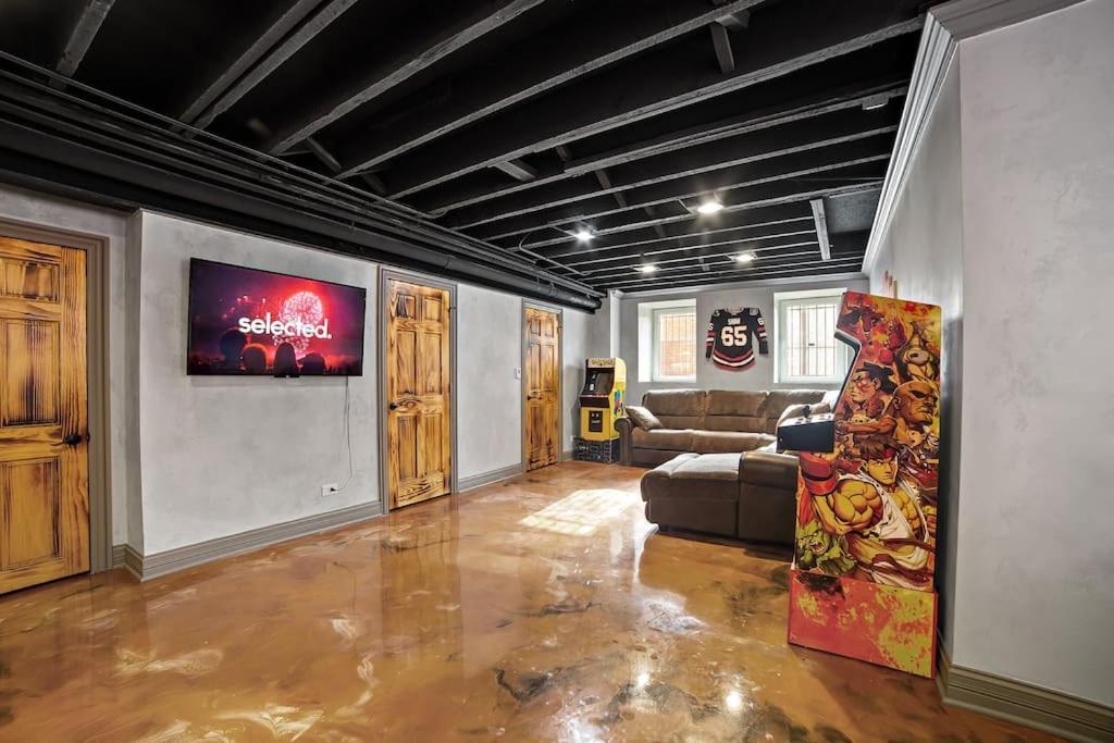 Villa Chicago Mid-Century Gem Steps From United Center Extérieur photo
